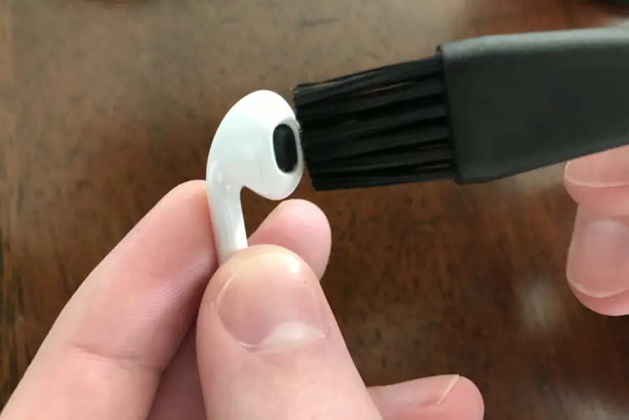 Come pulire gli auricolari in modo efficace