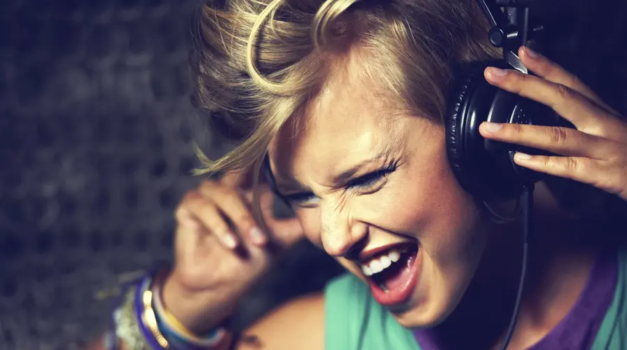 Ascoltare musica ad alto volume fa male?